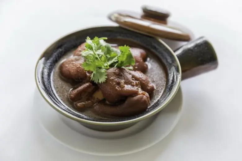 ห้องอาหาร แทพเพสทรี โรงแรมคามิโอ เฮ้าส์, ...