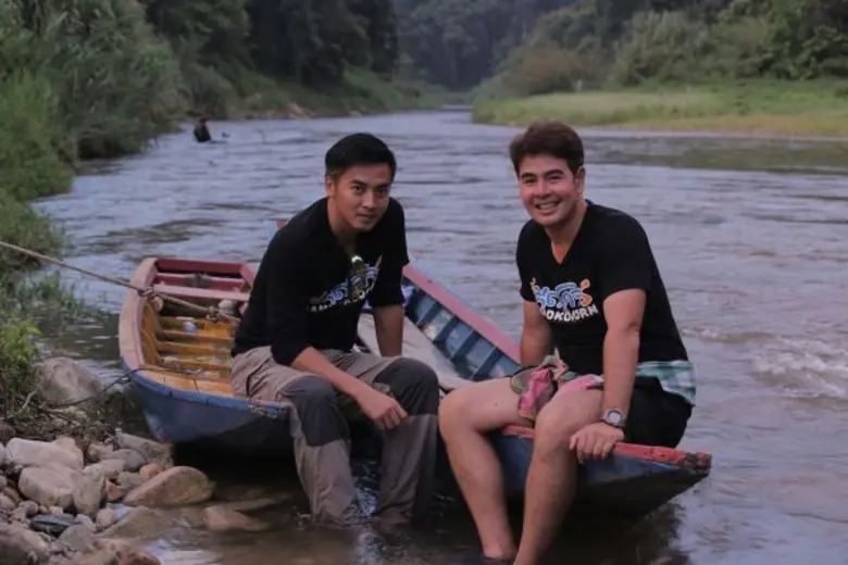 จ๊อบ – โกสินทร์ ออกโคจรตามรอยพ่อ ที่มาของ “แสงแห่งสันติ”