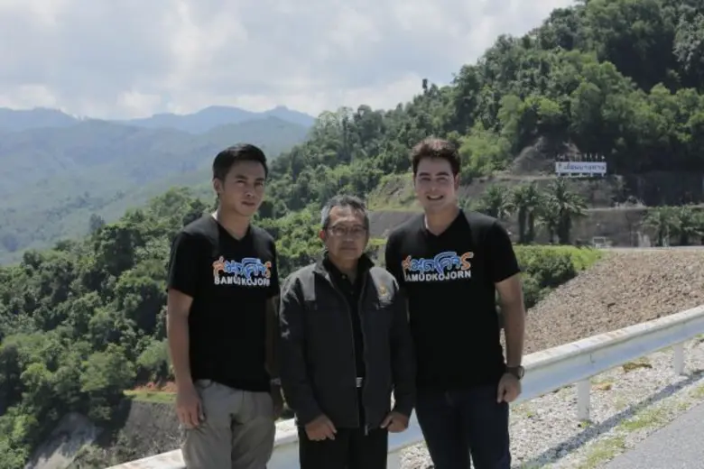 จ๊อบ – โกสินทร์ ออกโคจรตามรอยพ่อ ที่มาของ “แสงแห่งสันติ”