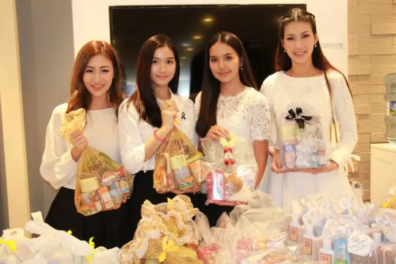 7 สี รวมใจน้อมรำลึกถึงในหลวงรัชกาลที่ 9