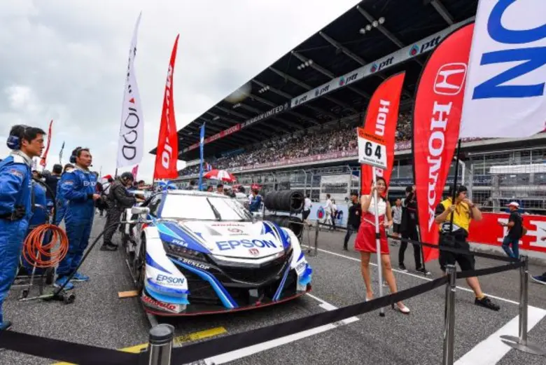 ทีม เคฮิน เรียล เรซซิ่ง ที่ใช้รถแข่ง ฮอนด้า เอ็นเอสเอ็กซ์-จีที คว้าอันดับ 3 ในรายการ ช้าง ซูเปอร์ จีที เรซ 2017 ฮอนด้า เรซซิ่ง 2017 “จักรพันธ์-ภัทรพล-ฐนโรจน์” ฟอร์มร้อนแรง คว้าชัยทั้ง 3 เรซ