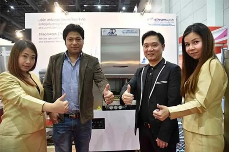 นายวิวัฒน์ วงศ์พิวัฒน์ (ที่ 3 จากขวา) ผู้...