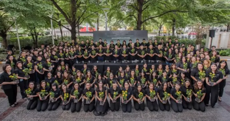 เครือเจริญโภคภัณฑ์และทรู คอร์ปอเรชั่น น้อ...