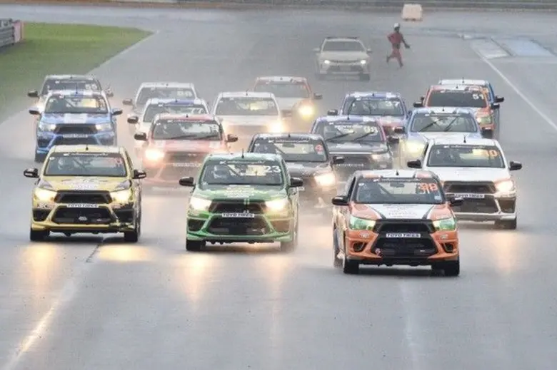 ใส่กันเต็มสปีดสุดมันส์ โตโยต้า มอเตอร์สปอร์ต สนามตัดเชือก ไป Netz Cup Vitz Race “ธีระเวทย์- สุพงษ์” คว้าสิทธิ์ตัวแทนนักแข่งไทยร่วมชิงชัยประเทศญี่ปุ่น ณัฐวุฒิ - ณัฐพงษ์ อวดฟอร์มร้อนแรงบน โฮมเรซ ในรายการบุรีรัมย์ ซูเปอร์ จีที 2017