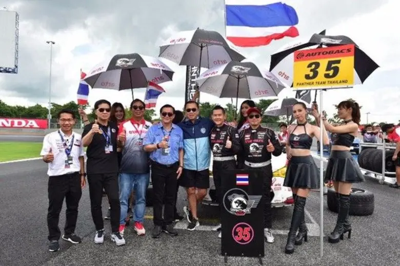 ใส่กันเต็มสปีดสุดมันส์ โตโยต้า มอเตอร์สปอร์ต สนามตัดเชือก ไป Netz Cup Vitz Race “ธีระเวทย์- สุพงษ์” คว้าสิทธิ์ตัวแทนนักแข่งไทยร่วมชิงชัยประเทศญี่ปุ่น ณัฐวุฒิ - ณัฐพงษ์ อวดฟอร์มร้อนแรงบน โฮมเรซ ในรายการบุรีรัมย์ ซูเปอร์ จีที 2017