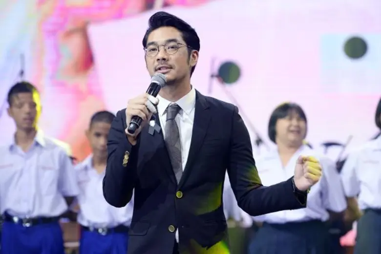 ทีวีไกด์: รายการ “ร้องแลก แจกเงิน Singer Takes It All เพลงพระราชนิพนธ์ เพลงของพ่อ” “เนม เก็ตสึโนวา” รวมใจน้องๆ “โรงเรียนสอนคนตาบอดกรุงเทพ” ขับขานบทเพลง “ยิ้มสู้”