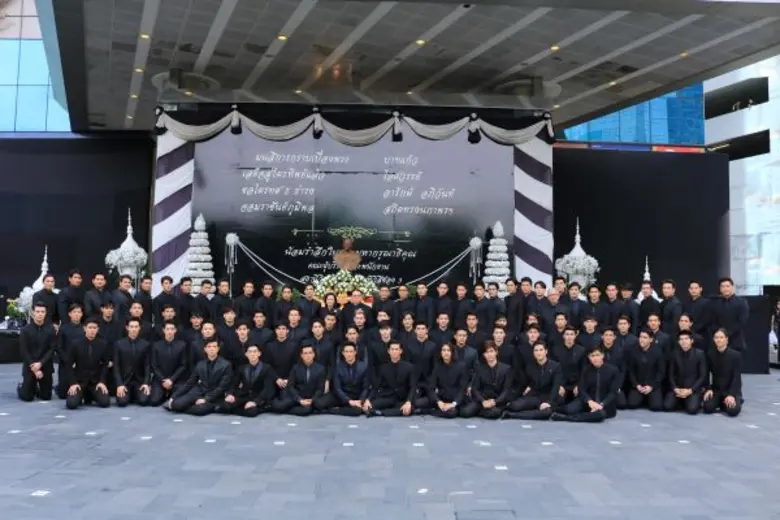 ช่อง 3 ร่วมน้อมรำลึกในพระมหากรุณาธิคุณ ในหลวงรัชกาลที่ 9 เนื่องในวันครบรอบ 1 ปี วันสวรรคต