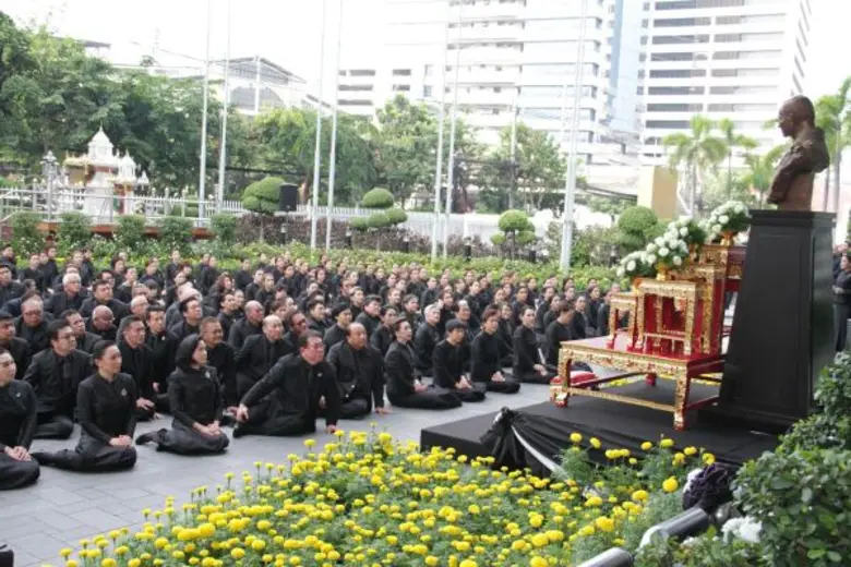 ช่อง 3 ร่วมน้อมรำลึกในพระมหากรุณาธิคุณ ในหลวงรัชกาลที่ 9 เนื่องในวันครบรอบ 1 ปี วันสวรรคต