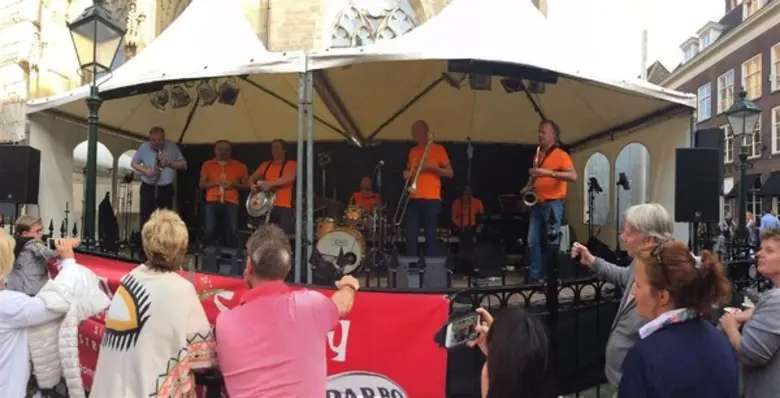 อิมพีเรียลแม่ปิงจัดคอนเสิร์ต Down Town Dixie Society