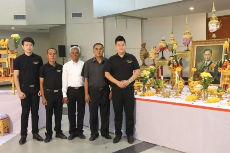 พลังแห่งความภักดี "ร่วมร้อยดวงใจ ไผทชาติ” ๓ ศิลปินรุ่นครูถ่ายทอดพลังสู่บทเพลง “พระผู้เสด็จสวรรคาลัย”