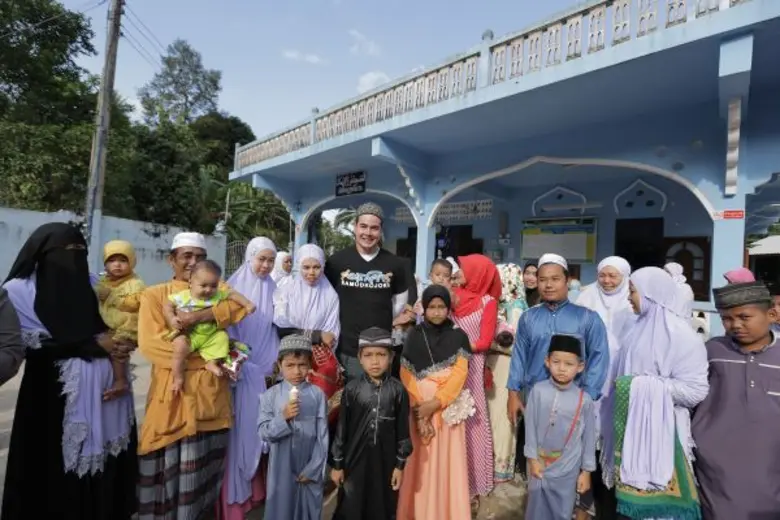 ทีวีไกด์: รายการ "สมุดโคจร On The Way" วิถีชีวิตที่เรียบง่ายตามหลักปรัชญาเศรษฐกิจพอเพียง ของแสงแห่งสันติ