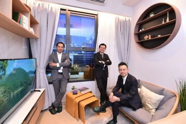 มร.โทโมยาสุ ยามาเบะ, นายวิชัย จุฬาโอฬารกุ...