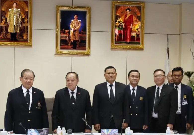 พลเอก ราชรักษ์ เรียนพืชน์ ประธานโทรทัศน์ร...