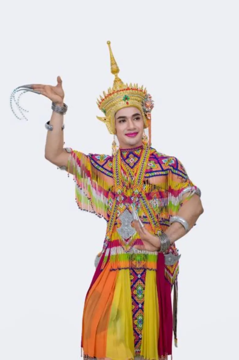 มโนราห์ ไข่เหลี้ยม ซาบซึ้งในพระมหากรุณาธิคุณ ได้ถ่ายทอดบทกลอน “บูชากษัตราธิราช” สดุดีพ่อภูมิพล