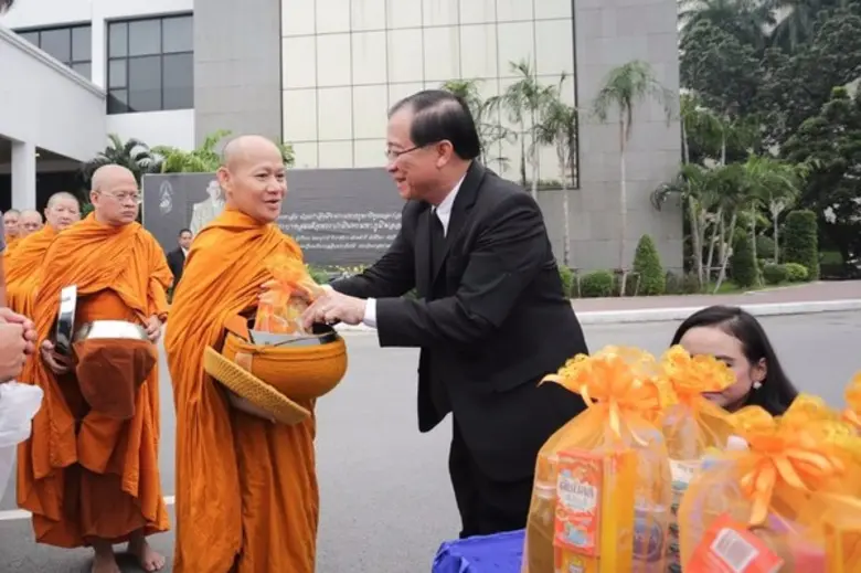 ผศ. วุฒิศักดิ์ ลาภเจริญทรัพย์ อธิการบดีมห...