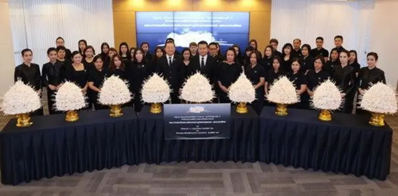 กลุ่มทรู น้อมถวายดอกไม้จันทน์ โครงการ "ฉั...