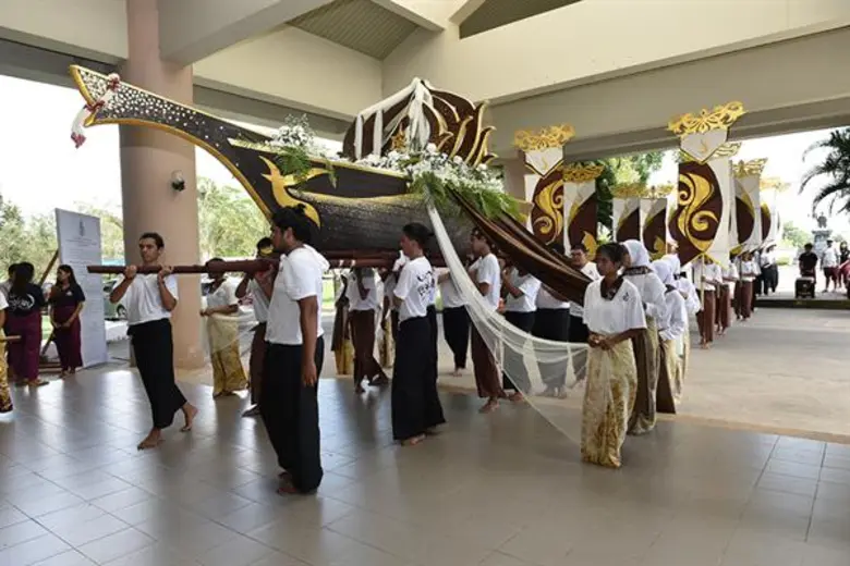 คณะสถาปัตย์ฯ ม.อ.ตรัง จัดพิธีศิลป์จุ่มไหว้ครูช่าง ประจำปี 2560