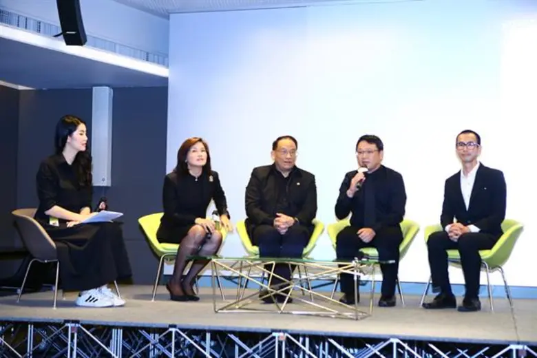 เคทีซีจัดกิจกรรม “ด้วยสำนึกพระมหากรุณาธิคุณ....จากนักเรียนทุนของพ่อ” ทรงพระราชทานทุนการศึกษาแก่นิสิตนักศึกษา