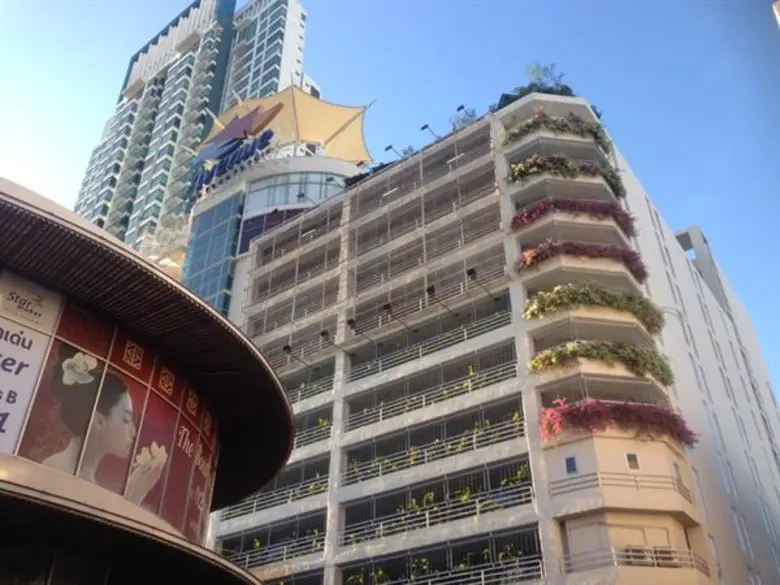 เมเจอร์ ซีนีเพล็กซ์ กรุ้ป เปิดให้บริการจอดรถฟรี 5 สาขา ในวันที่ 26 ตุลาคมนี้ เพื่ออำนวยความสะดวกประชาชนเข้าร่วมพระราชพิธีถวายพระเพลิงพระบรมศพ