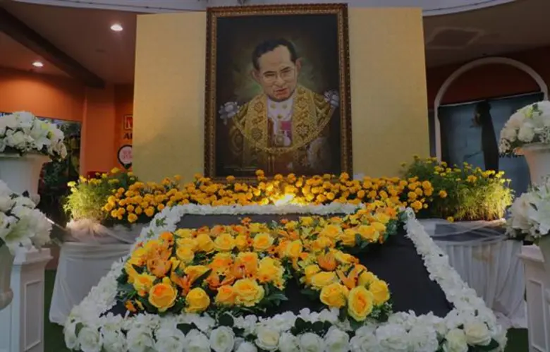 ศูนย์การค้า วิคตอเรีย การ์เด้นส์ ขอเชิญร่...