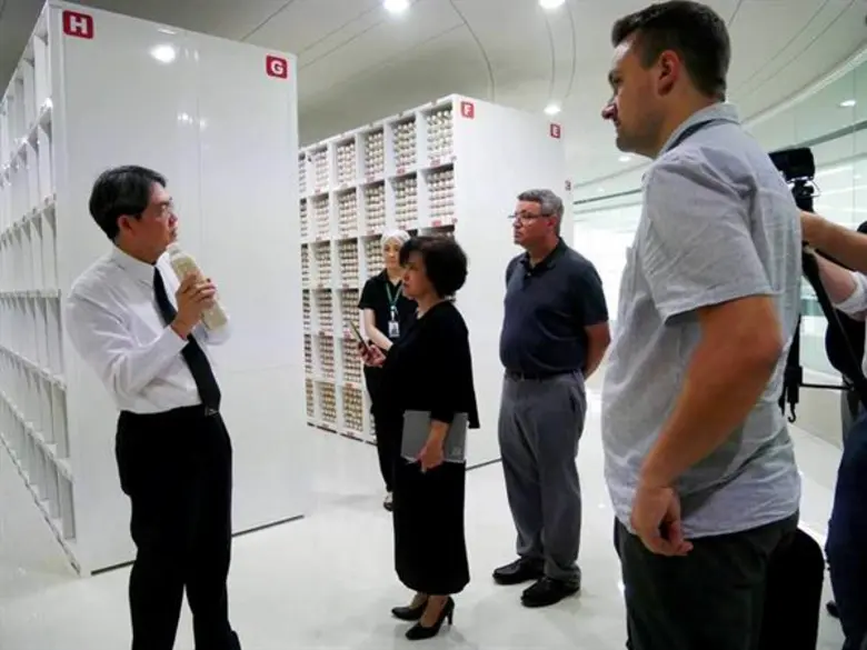 นายอดิศักดิ์ ประมวลมิตรา รองกรรมการผู้จัดการบริหาร ...