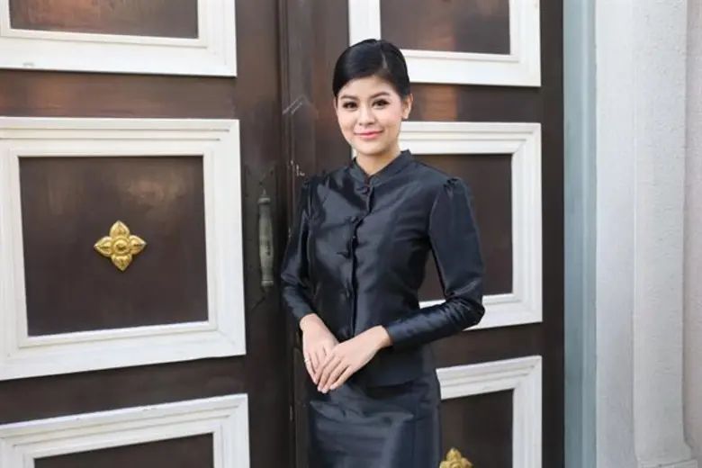 4 นักร้องลูกทุ่งเลือดใหม่ “ลาดา-ธัญญ่า-ต้นข้าว-เพลง อาร์สยาม” เผยความประทับใจได้ร่วมร้องเพลง “รักพ่อ…ไม่มีวันพอเพียง”