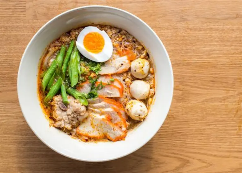 เดินตามคำสอนพ่อหลวง ร.๙ "คนไทยร่วมแบ่งปัน...