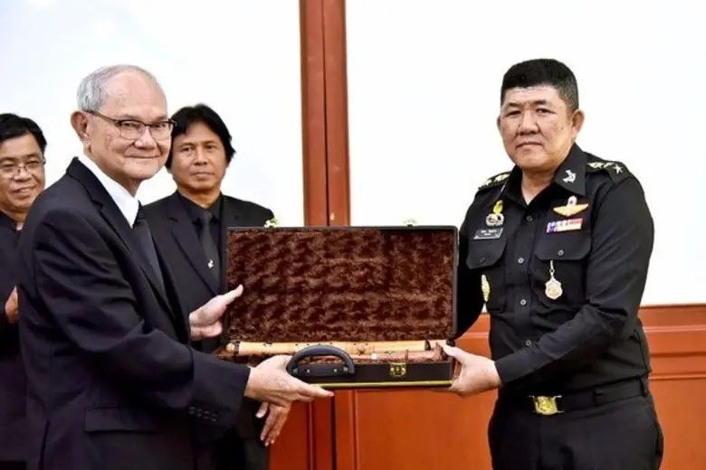 มหาวิทยาลัยราชภัฏพระนครมอบเครื่องดนตรีไทย (เครื่องเป่า) แก่วงดุริยางค์ไทย 4 เหล่าทัพ เพื่อใช้ในพระราชพิธีถวายพระเพลิงพระบรมศพ