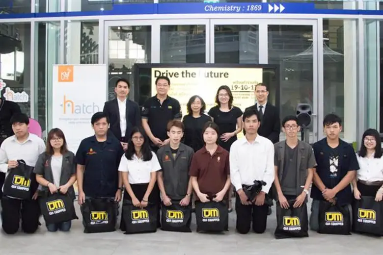 นายเอกวัฒน์ วิทูรปกรณ์ (ที่ 2 จากซ้าย) กร...