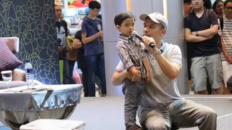 นานมีบุ๊คส์ จัดทอล์กโชว์ “เลี้ยงลูกให้เป็นเด็ก 200%” เด็กสองภาษาพันธุ์ใหม่ในอนาคต แนะนำหนังสือชุด Little Wynnston โดย คริสโตเฟอร์ ไรท์