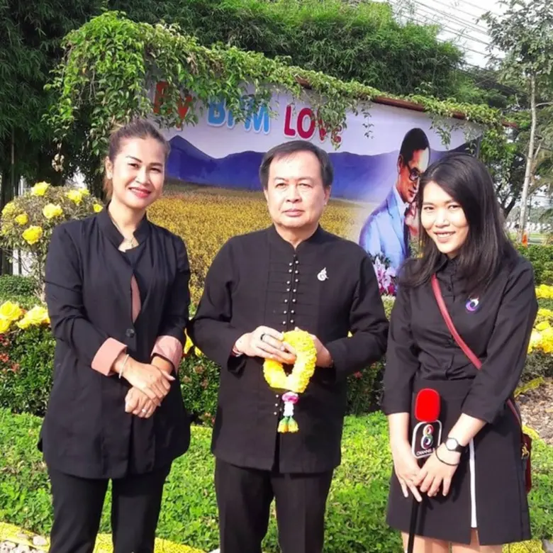 ดอกดาวเรืองเหลืองอร่ามสวยงาม ในโครงการ "ช...