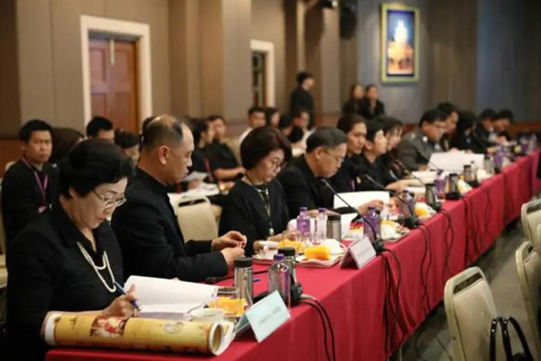 สมเด็จพระเทพฯ เสด็จเปิดนิทรรศการงานพระราชพิธีถวายพระเพลิงพระบรมศพ 2 พ.ย. เปิดให้ประชาชนเข้าชม รอบละ 3-5 พันคน ใช้เวลาไม่เกิน 1 ชั่วโมง พิมพ์แผ่นพับ 3 ล้านฉบับ - โปสการ์ดที่ระลึก 9 แบบ 3 ล้านแผ่น แจกปชช.