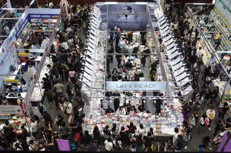 ปิดฉากงานมหกรรมหนังสือครั้งที่ 22 หนังสือพระราชนิพนธ์ พระราชประวัติ และพระราชกรณียกิจของ พระบาทสมเด็จพระปรมินทรมหาภูมิพลอดุลยเดช บรมนาถบพิตร รวมถึงความรู้เกี่ยวกับพระเมรุมาศ ได้รับความสนใจสูงสุดจากประชาชน รวม 12 วันมีผู้เข้าชมงานกว่า 1.8 ล้านคน