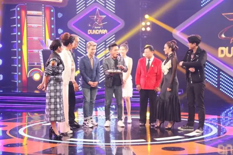 มีเงินนับเป็นน้อง มีทองนับเป็นพี่ ดันดารารูปแบบใหม่คราวนี้ แจกทอง!!