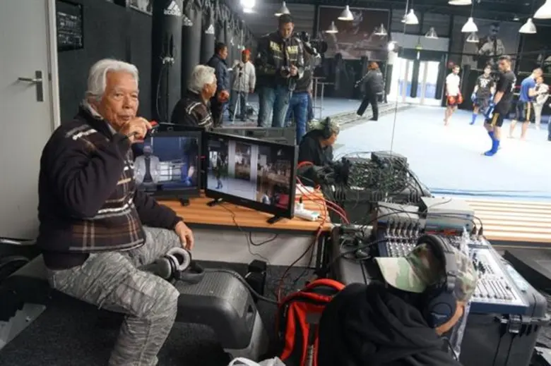 เรื่องย่อ: ทิวลิปทอง