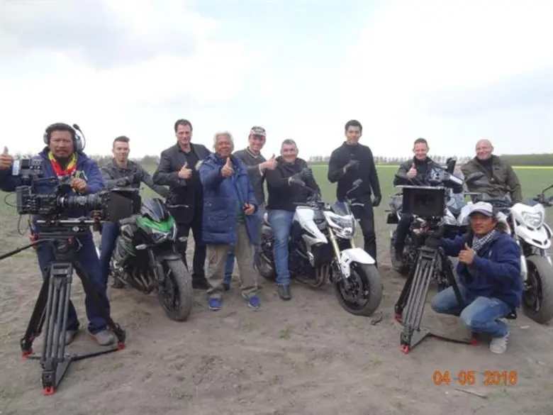 เรื่องย่อ: ทิวลิปทอง