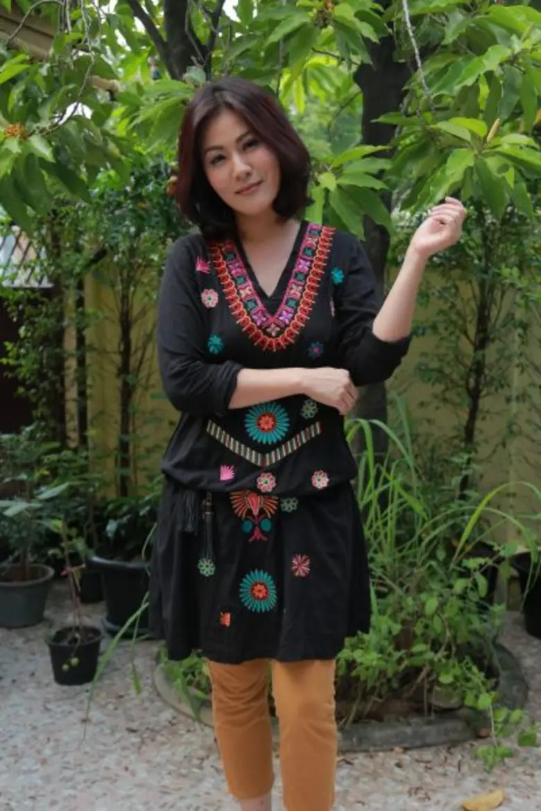 ทีวีไกด์: รายการ “THE GUEST (เดอะ เกสท์) ตีสนิทคนดัง” ส่องบ้านหลังที่สอง “น้ำผึ้ง ณัฐริกา” อาร์ทติสตัวแม่ เปิดเป็นโรงสอนศิลปะ