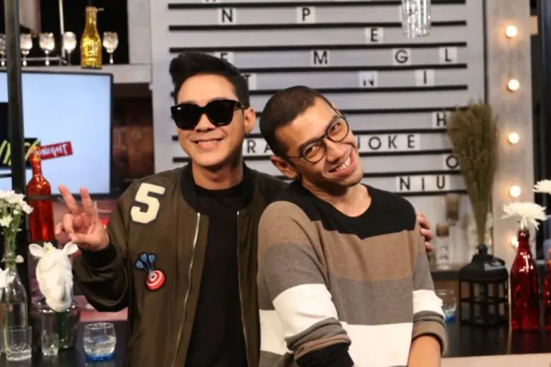 รายการ "ทอล์ก-กะ-เทย Tonight" อาทิตย์นี้ ...