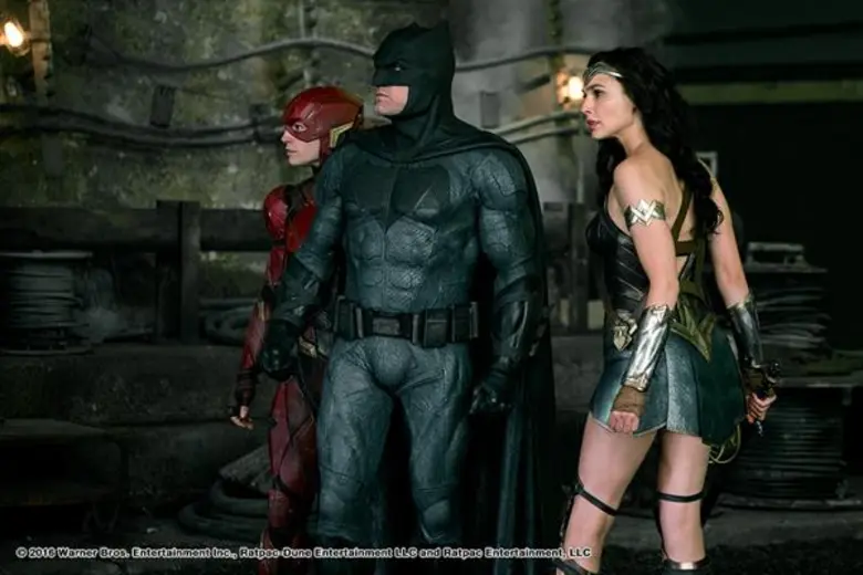 Movie Guide: จัดเต็มภาพจากหนังพร้อมคลิปสุดยอดทีมซูเปอร์ฮีโร่ "Justice League - จัสติซ ลีก" พร้อมรวมทีม 16 พฤศจิกายน ในโรงภาพยนตร์