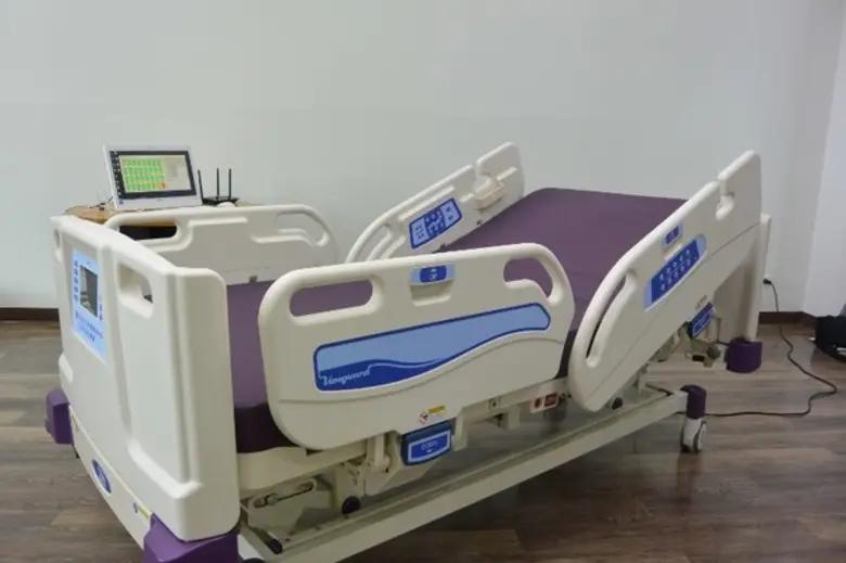 อุบัติเหตุการพลัดตกเตียงของผู้ป่วยขณะพักร...