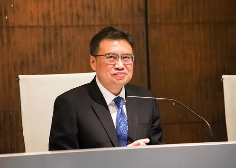 นายพรชัย ฐีระเวช ที่ปรึกษาด้านเศรษฐกิจการ...