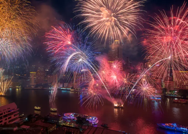 ตลอดช่วงเทศกาลแห่งความสุขนี้ โรงแรมแมนดาร...