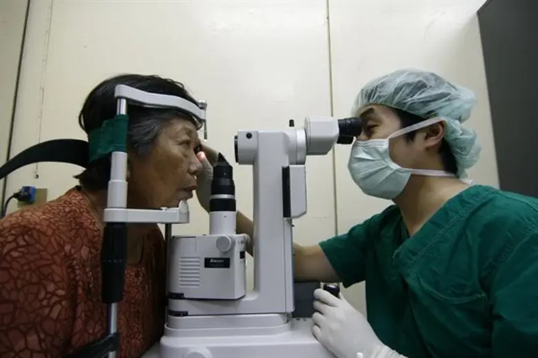 ว่ากันว่า ปัญหาทางสายตามักจะตามมาเมื่อเข้...