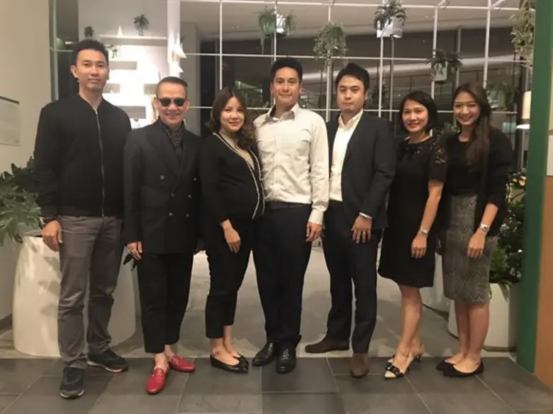 กณพ เชาว์วิศิษฐ (คนกลาง) และ อิชิฮาระ ซาโ...