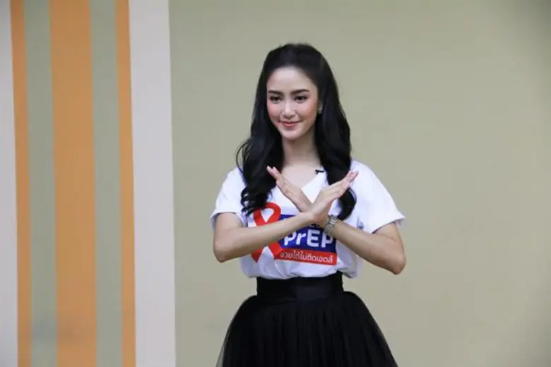 อเล็กซ์ เรนเดลล์ และ พริม พริมา ร่วมเป็นพรีเซ็นเตอร์ ประชาสัมพันธ์กิจกรรม “วันเอดส์โลก”