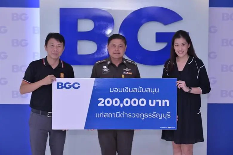 คุณศุภสิน ลีลาฤทธิ์ (ซ้าย) และคุณศิริกุล ...