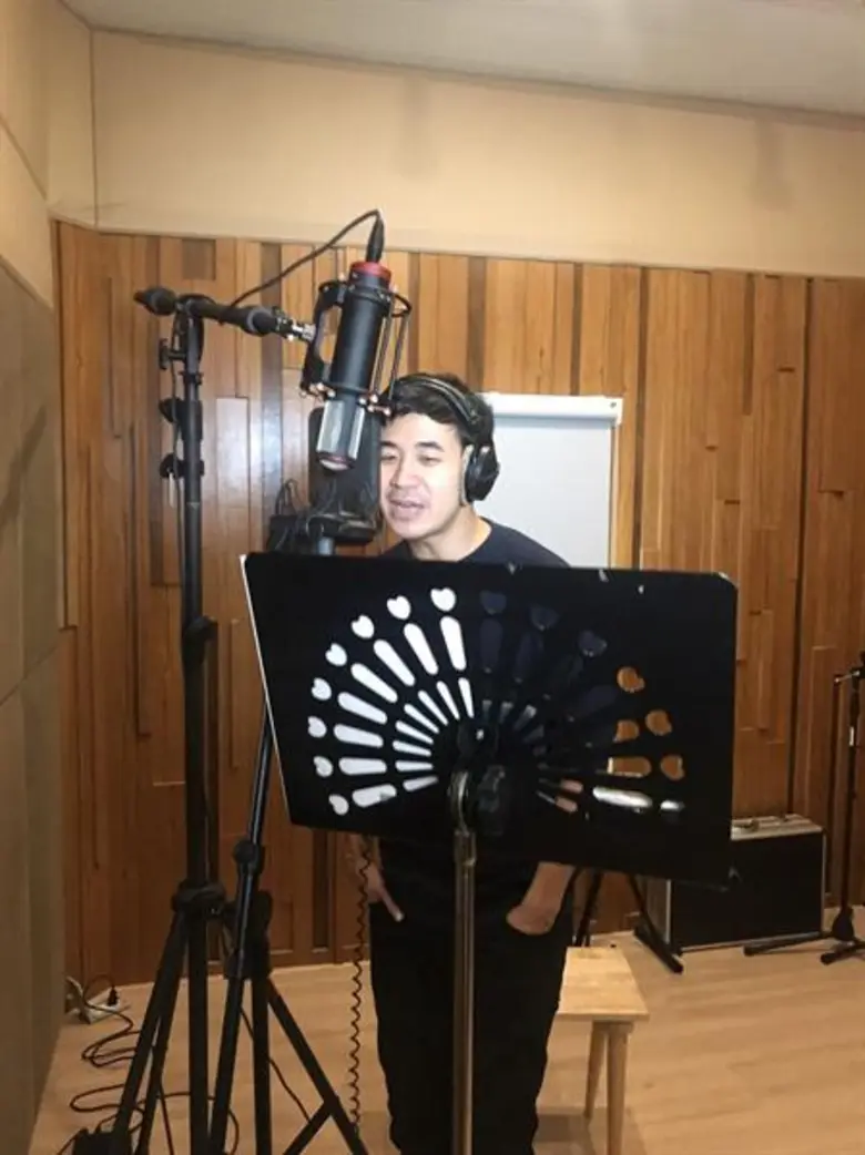 “แสตมป์-อภิวัชร์” ถ่ายทอดความผูกพัน ผ่านเพลงพิเศษ "ก้าวไปพร้อมคุณ"