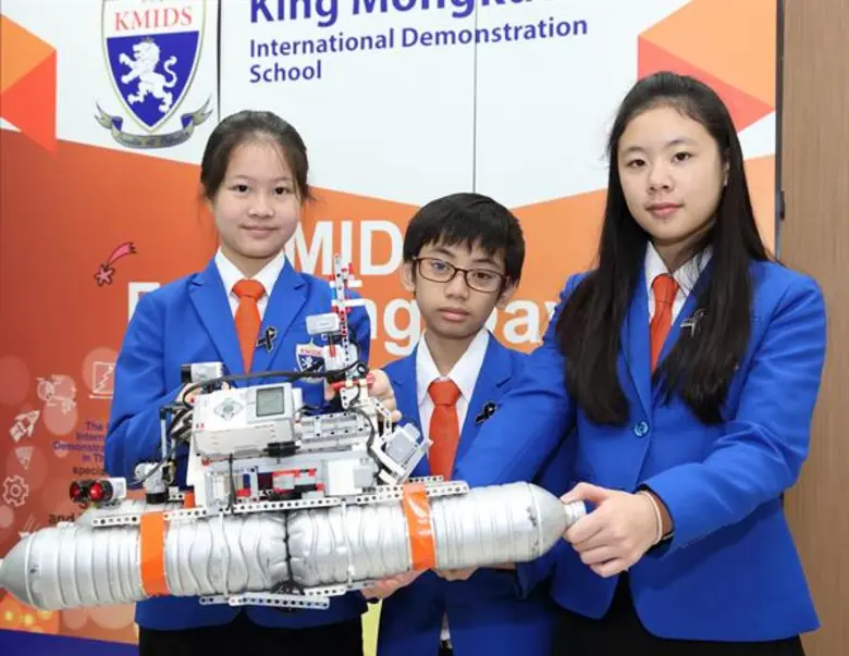 นักเรียนจากโรงเรียนสาธิตนานาชาติพระจอมเกล...