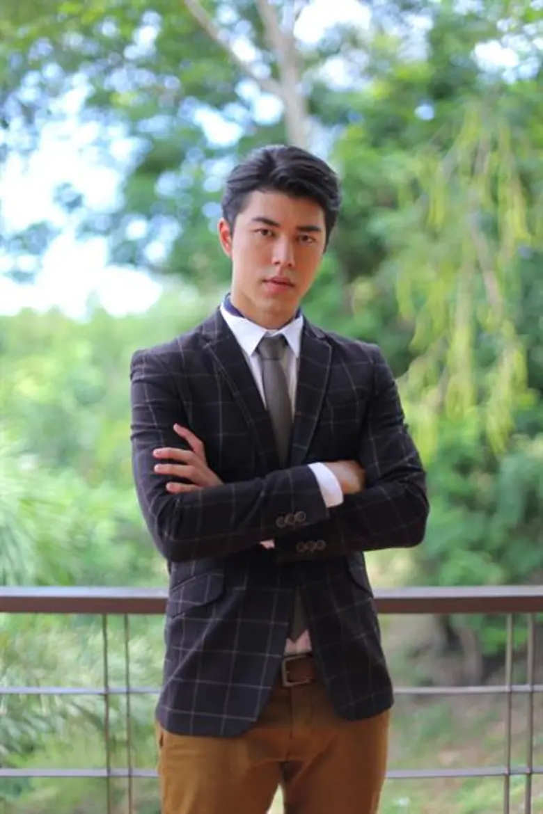 เป็นพระเอกน้องใหม่ที่หลายคนรอคอยผลงานละคร...