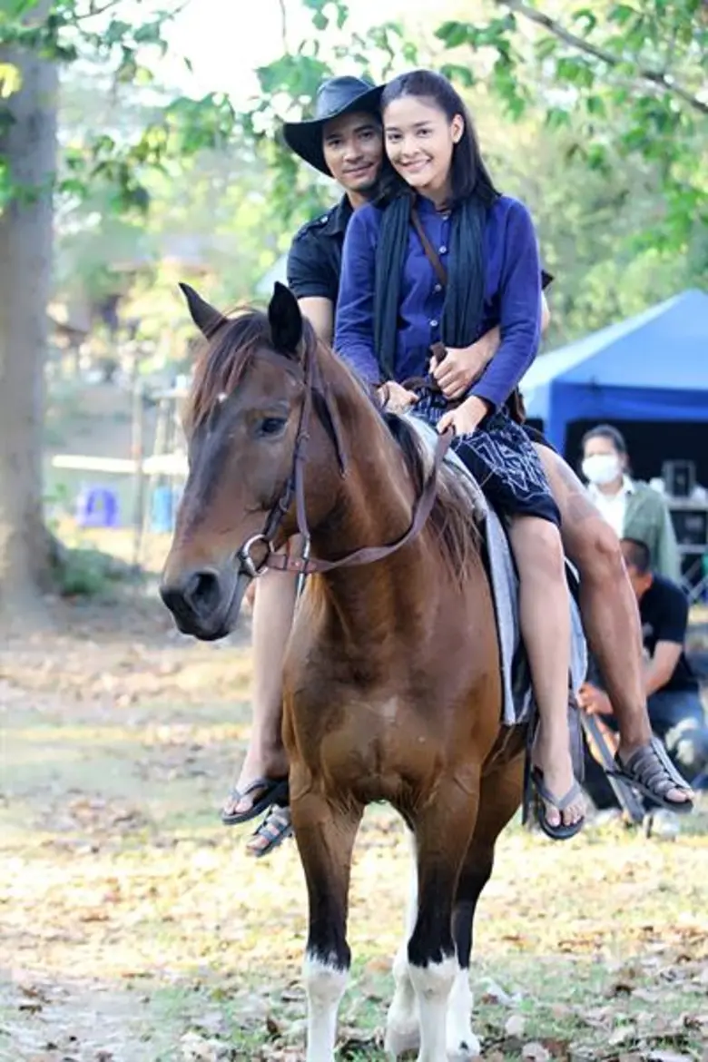 “ไมค์-ปุ๊กลุก” ชวนแฟนละคร “นายฮ้อยทมิฬ” มาเบิ่งไลฟ์สดนำกัน 6 พฤศจิกายน นี้ !!